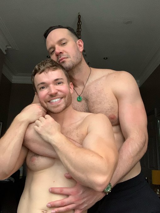 If there is a photo, there is a video!  Daddy's arrived!

@GabrielCrossXXX https://t.co/a9AI6LFNmD