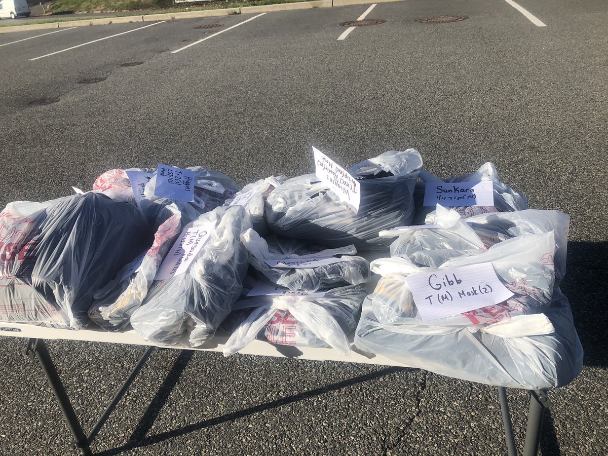 AMSRagan's tweet photo. AMS student council spirit wear pick up...wow is it cold out here today! #avenelstrong https://t.co/1g6MxN4dpb