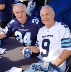 BygoneBoatmen's tweet photo. Bob Bronk @RobertBronk was born on 18 November 1959. A career @TorontoArgos, he played 5 seasons (1982-86) in double blue (and #BoatLogo), winning a Grey Cup. A key contributor to the high-octane offences of the early Eighties.
@TOArgosAlumni https://t.co/RtASG89gEN