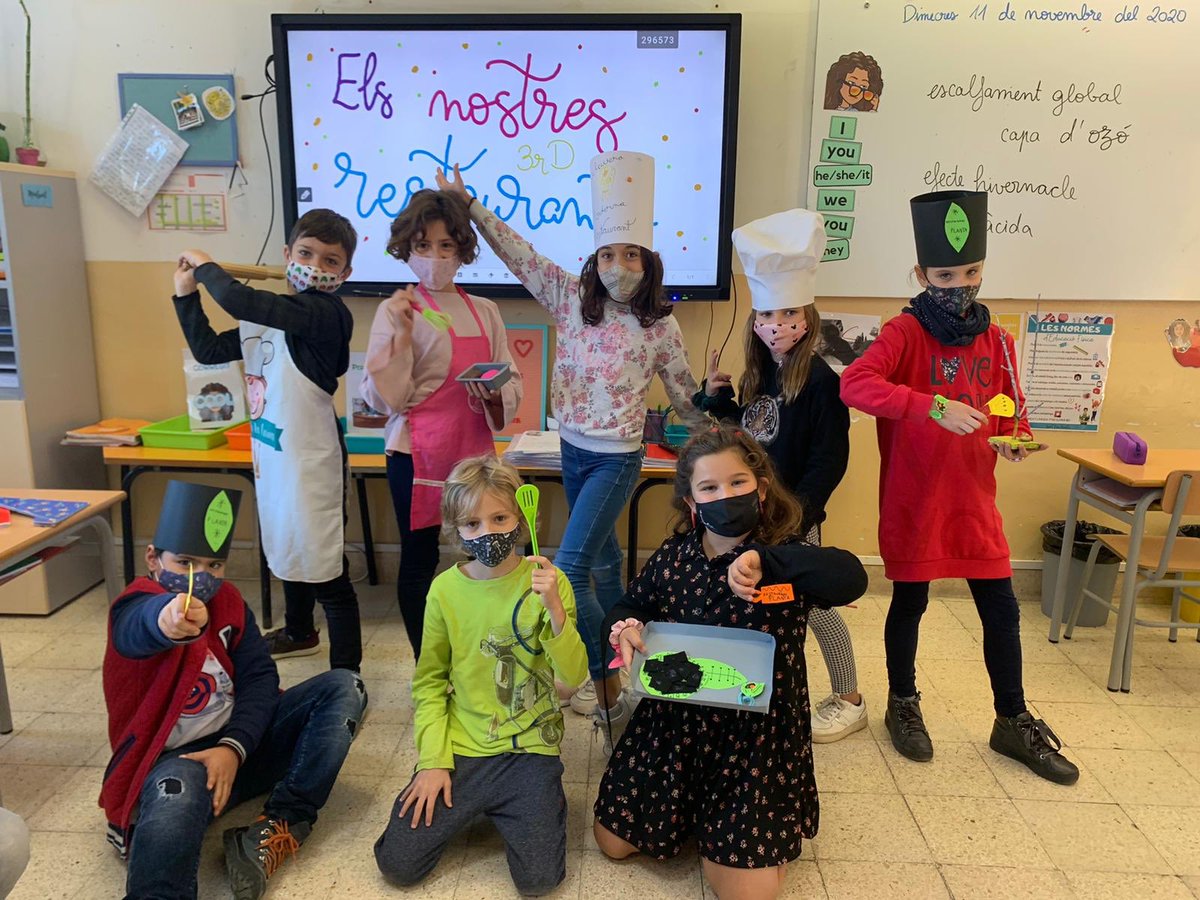 colsantpau's tweet photo. PRIMÀRIA | Els nens i nenes de 3r ens vam avançar a les novetats i vam obrir els nostres restaurants dimecres passat!🍴
Va ser increïble, fins i tot vam cuinar en directe! 👩🍳👨🍳
#3rdGradeSwag #MenúEstrella #JoSócDelSantPau #Primària #CicleMitjà https://t.co/6a9zM1KabV