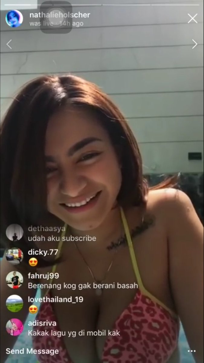 Uxlab yotgan onamni porno video