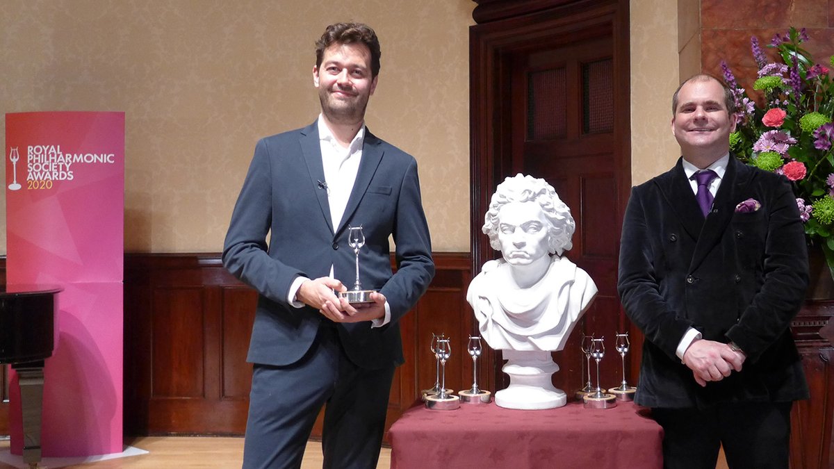 RoyalPhilSoc's tweet photo. The winner of the RPS Instrumentalist Award is Lawrence Power!

He is 'a remarkable viola player and outstanding advocate for his instrument, forever fostering new repertoire that’s set to last.' Congratulations Lawrence! @Maestro_Arts #RPSAwards https://t.co/uhizMDKWm8