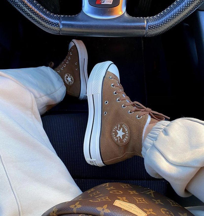 badestoutfit's tweet photo. brown converse shoes https://t.co/KFypV7jA0X
