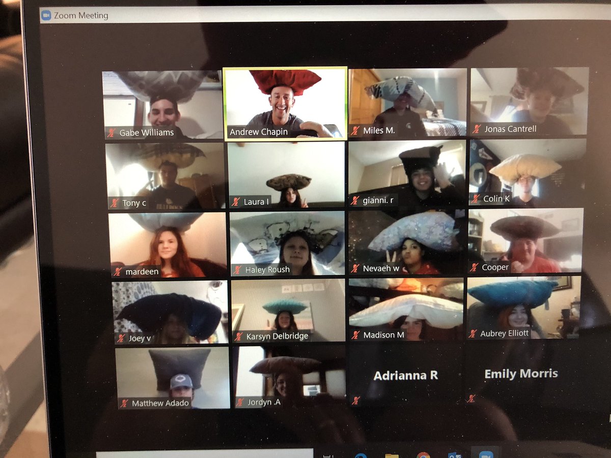 ChapesFamily's tweet photo. We had an extra minute of class today, so we put pillows on our heads. 🤓
#StillHavingFunInSchool
#SchoolIsAwesome
#ILoveThisClass
#AdultLiving https://t.co/go4eXwLXOV