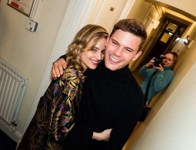 Dianna Agron Updates Shiva Baby S Oscar Campaign Oh To Be Jeremy Irvine And Get Hugged By His Longtime Friend Dianna Agron Via Platformpres Insta Stories T Co 6pposp8lgd Twitter