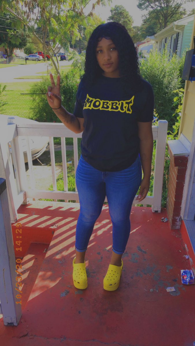 GGKoolie's tweet photo. ~She’s my lil 👻 thanhh
#crocs #Mobbit https://t.co/0z1X3kiL61