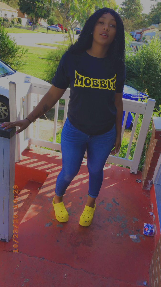 GGKoolie's tweet photo. ~She’s my lil 👻 thanhh
#crocs #Mobbit https://t.co/0z1X3kiL61