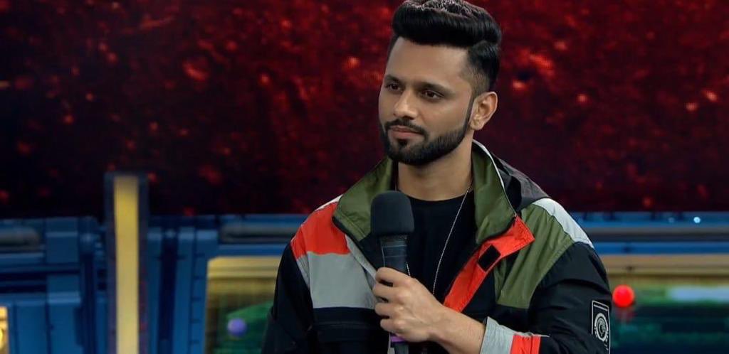 Maiena11's tweet photo. Who is your choice Guys?
.
.
.
Like for KING OF HEARTS RAHUL
Retweet for BB14 QUEEN RUBINA
.
.
.
.
#RubinaDiliak #RahulVadiya #BBTrendMasterRubinaDilaik #BBTrendMasterRahulVaidya #BBKingRahulVaidya #Rubina #AbhinavShukla #JasminBhasin #BiggBoss14 #BB14 #BBTRENDMASTER https://t.co/EJa6TWK82Q