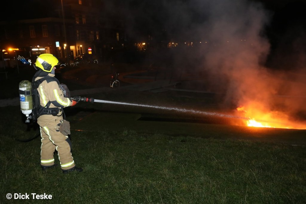 Geen springplezier meer bij het skatepark aan de Badhuiskade. Onverlaten hebben daar de trampoline in brand gestoken 😡 #Scheveningen