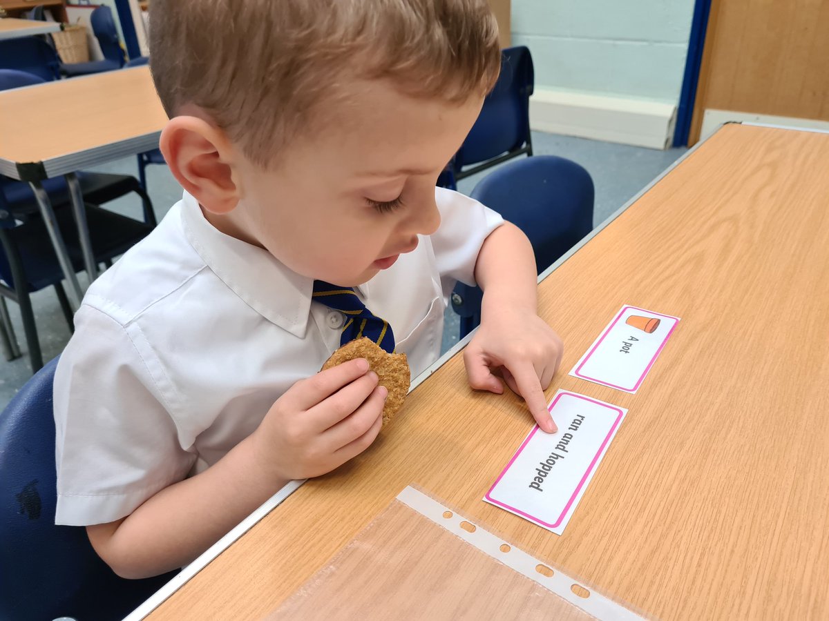 RSW_LPS's tweet photo. We enjoyed some fun phonics games today. @REC_LPS #LPSreading https://t.co/SLL0Qj8QEP