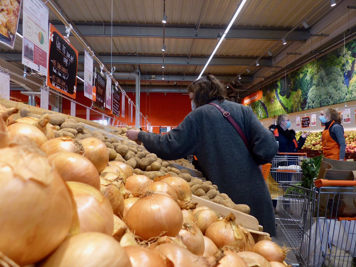AAPicarde's tweet photo. 25 producteurs locaux en #CircuitCourt et 50 #agriculteurs au total : l’ouverture d’#OTera Amiens est un débouché de plus dans la Somme. https://t.co/Ql8OFbWZ8p