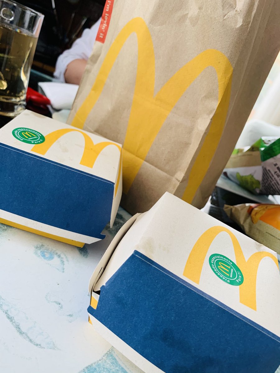 andr3skabra's tweet photo. Que tal la sorpresa de ⁦@RappiColombia⁩ ... 👌🏼😛 hamburguesa 🍔 ⁦@McDonaldsCol⁩ https://t.co/2gcOQ97UHF