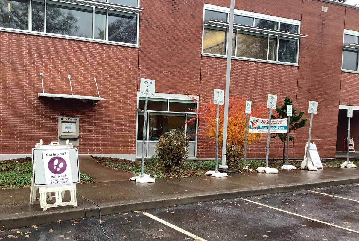 TigardLibrary's tweet photo. The walk-up service desk will be closed beginning Wednesday, November 18 for staff safety.
Library Takeout is still available through our holds pick-up service. For service, go to the holds pick-up area and call the number posted.
#LibraryTakeout #TigardStrong #COVID19 https://t.co/PTuINowkUO