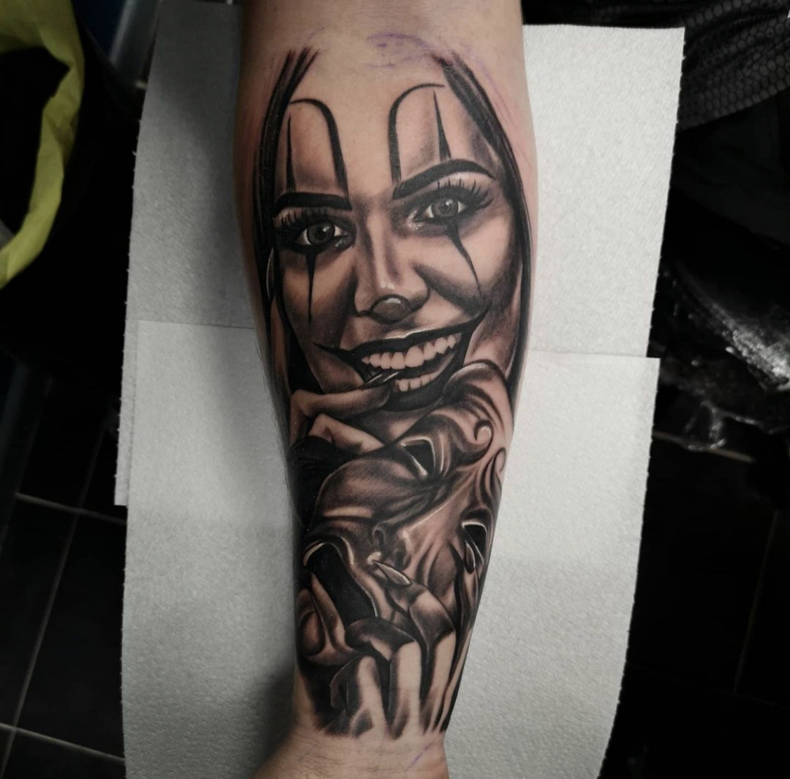Emerald Tattoo Company (UK) on Twitter: "Chicano lady for Ryan by  @pellz_tattoos • • • • • #emeraldtattoocompany #emeraldtattoo #talbotgreen  #pontyclun #cardiff #rct #southwales #chicano #chicanotattoos #blackandgrey  #blackandgreytattoo #tattooart ...