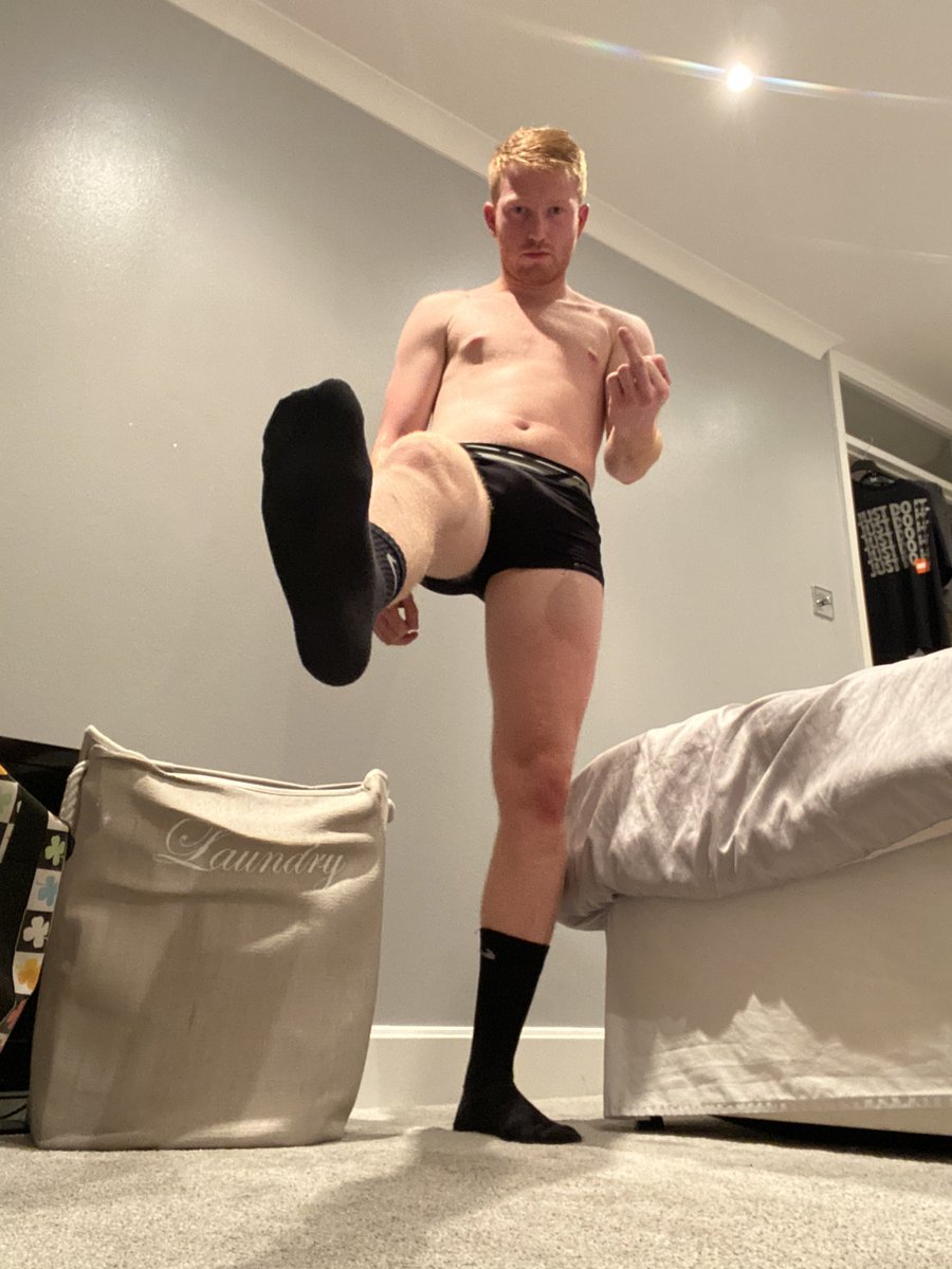 the_footmasterC's tweet photo. Look at you down there grovelling at my feet with your wallet open. ππππΌ #gingeralpha #findom #footfetish #cashalpha #cashmaster #cashslave #gingermaster #paypig https://t.co/8ALAM27MAc