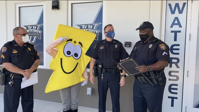 WatersetLightn1's tweet photo. Congratulations to our very own School Resource Officer Jerry Salts for being chosen as the SRO of the month. We are honored to have you as part of the Waterset team. #WCSLeads @LTMorris_EDU @EddieRuiz531 @Marilor36138965 https://t.co/wokcm7RTt4