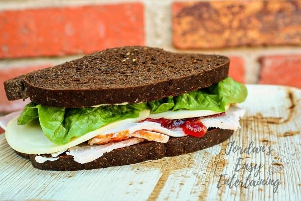 jhansenblogs's tweet photo. It's like Thanksgiving in sandwich! #thanksgivingrecipe https://t.co/j2FfImloze https://t.co/96YB0h1VOF