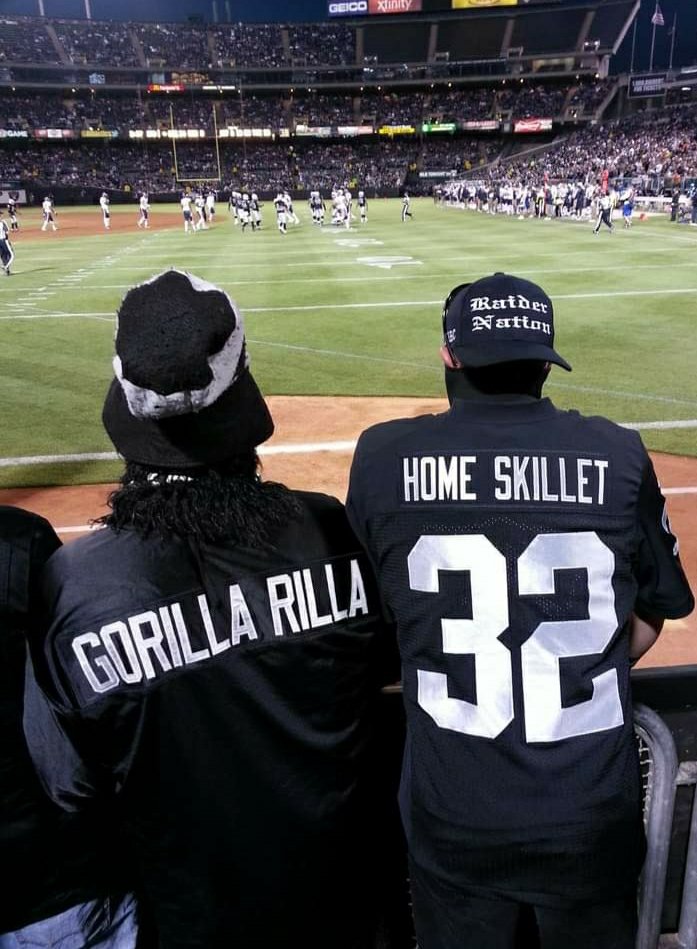 R8RHOMESKILLET's tweet photo. @Raiders All my custom jerseys have JACK's #32 on them. #Raiders #RaiderNation #BlackHole #ReturnToGreatness #JustWinBaby #CommitmentToExcellence #AL #HomeSkillet #MrsTangTang #ThrowUpTheO #Yeeeeeeeeeeeee #VegasBaby #TheAssasin
🇺🇸🏴☠️🖤🏈🤘🏻☠🤘🏻🏈🖤🏴☠️🇺🇸 https://t.co/TdHLYpkQev