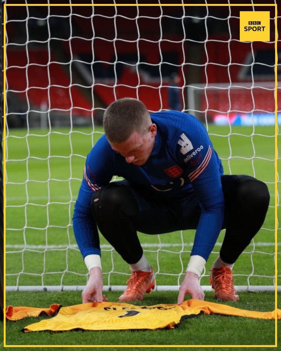 VoiceForrest's tweet photo. A touch of Ray Clemence #RIP @BBCSport @TheGKN @BBCMOTD @England @JPickford1 #KeeperClub #InSafeHands 🧤🧤 https://t.co/nNP5vn0JXL