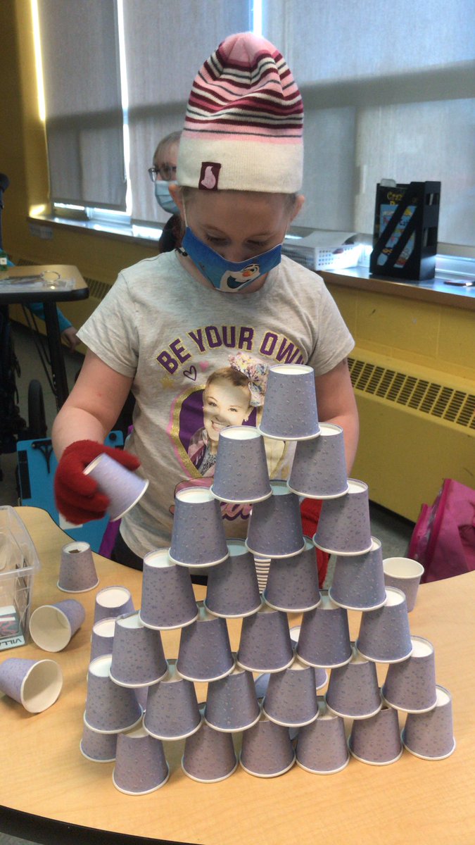 MsKellerPCB's tweet photo. Building houses for our elf. #stem #creative #perseverance @MrRiversPCB @PC_dolphins https://t.co/LpPlbKXjOq