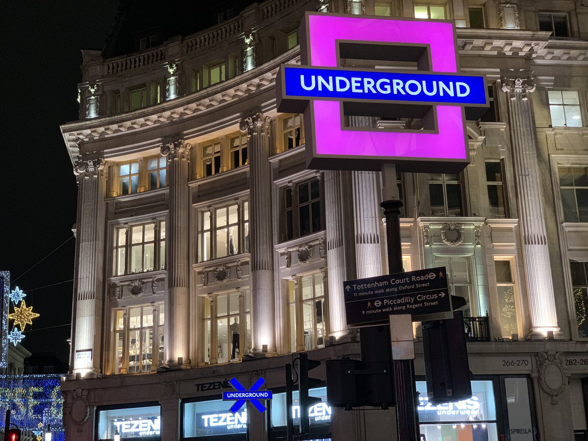 Zeldieralt's tweet photo. On my way home and spotted some new tube roundels promoting the new #PlayStation5 and they look HOT 😍 https://t.co/6F2UXoJa8N