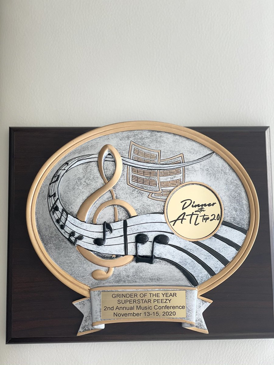 SuperstarPeezy's tweet photo. S/O to @atltop20 for being one of the most genuine and 💯 people in a industry full of FAKENESS‼️ This award means more than anything cause it’s from the GROUND those Grammys and etc come when most people are just riding the wave of your celebrity, I appreciate everything bro 💯 https://t.co/h9Ja37r4BQ