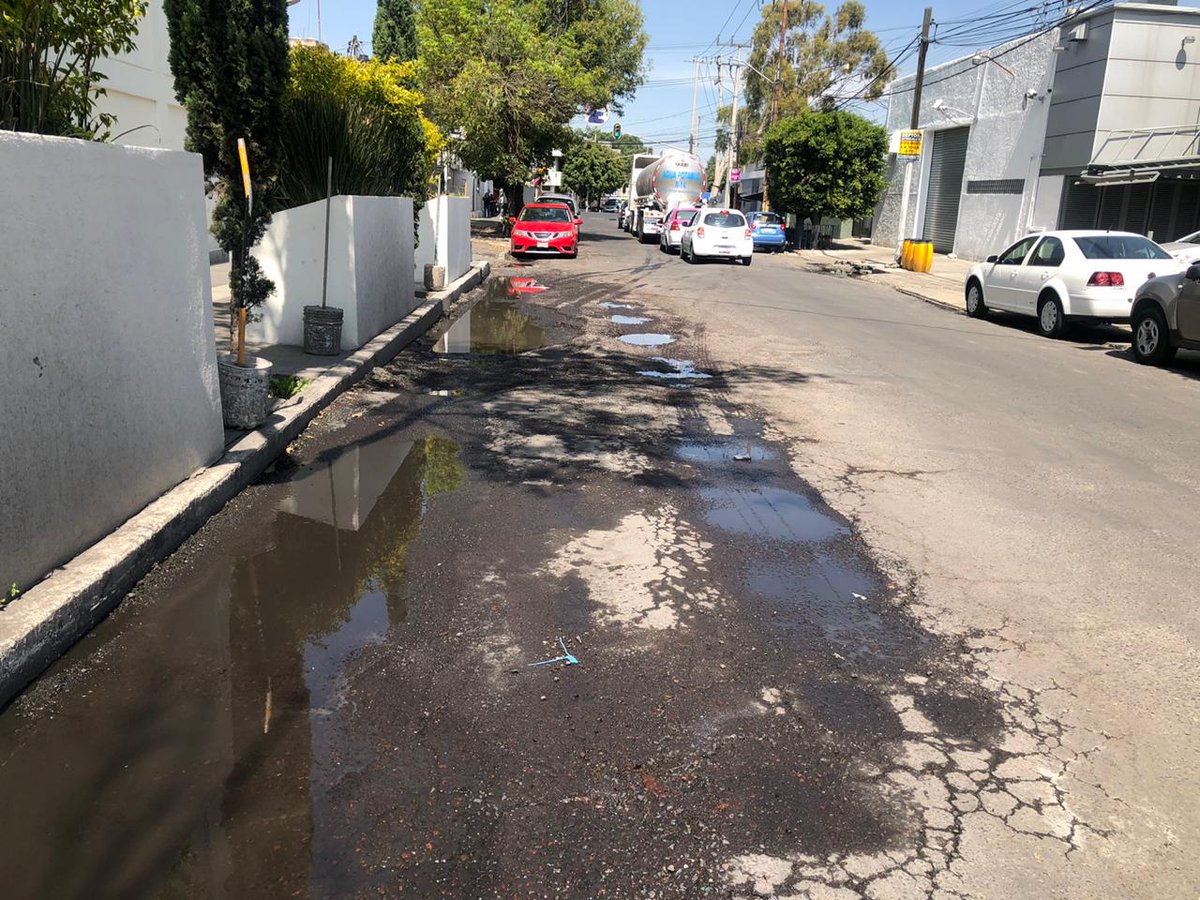 Danielov4's tweet photo. Urge pavimento
calle Maiz 7 bis Col. Granjas  Esmeralda Delegacion Iztapalapa C.P. 09810 @ClaraBrugadaM https://t.co/YL6xoaEQ8A