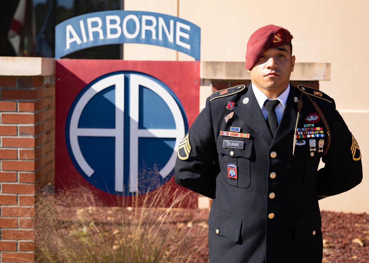 Congratulations to SSG George Duran, a 13B of @ABTRY1319thAFAR and SPC Tania Vargas, a 92A of @82ndCAB for winning the Division NCO and Paratrooper of the Quarter!!! It's Paratroopers like these who make us the most lethal and ready in the Division and in the @USArmy!!!!