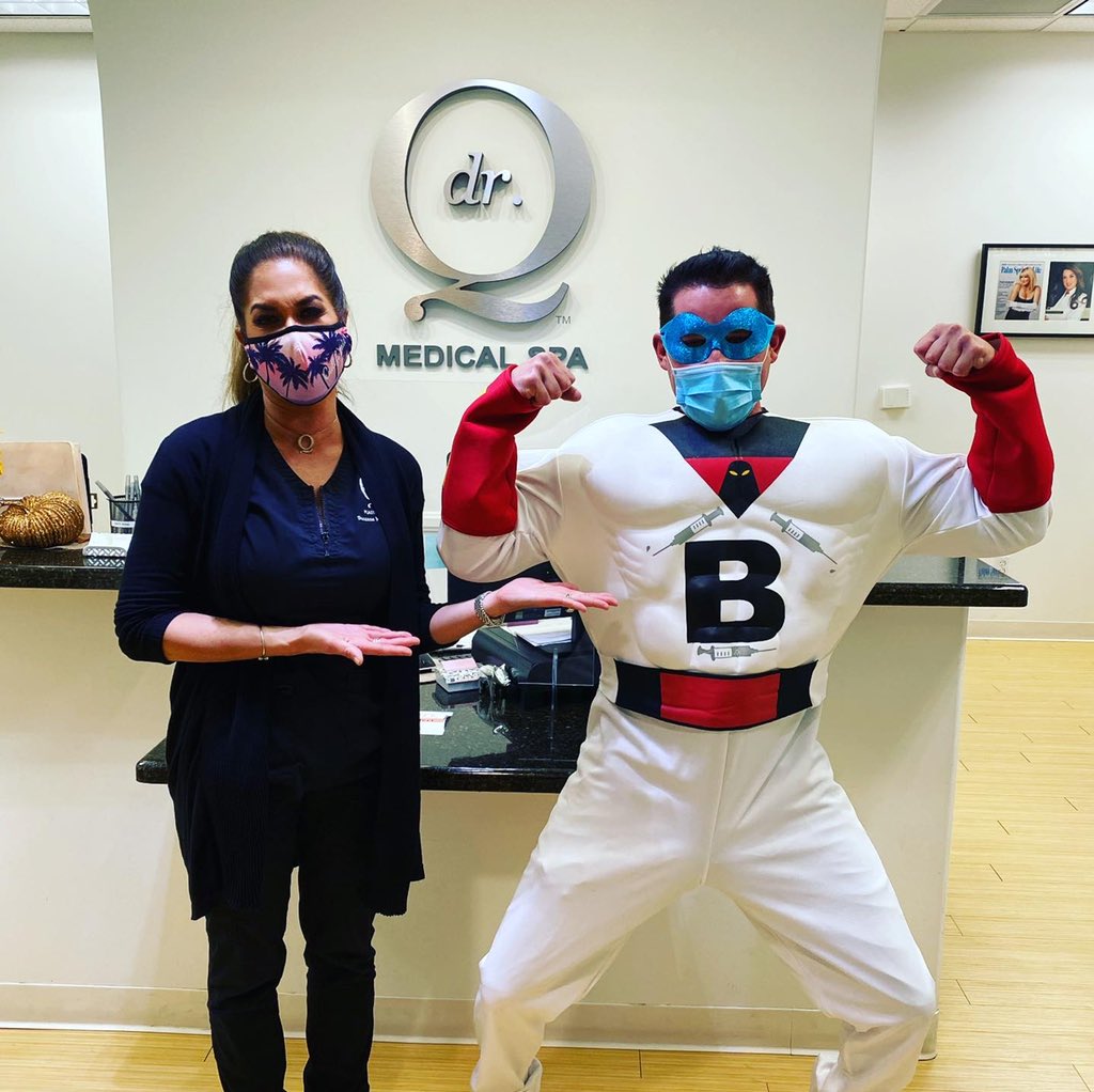 Happy National Botox Day from Captain Botox himself! You cannot tell we are laughing so hard because our faces are frozen! 🤣😂 #dr90210 <a href="/eentertainment/">E! Entertainment</a> #botox <a href="/AllerganBotox/">CustomerCare BNI</a> #drqplasticsurgery #drqmedicalspa