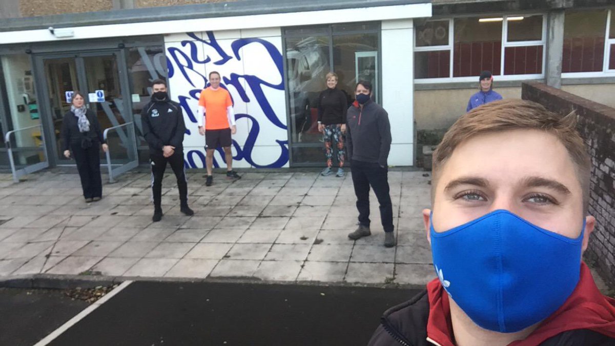 MrPJWilliamsPE1's tweet photo. #wellbeingwednesday activities for staff @YsgolGreenhill run/walk/jog round #Tenby for this group. Other staff doing crafts, book clubs et al #daiawn https://t.co/znx1QoNcXT