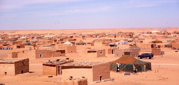  — Voici un aperçu + parlant du territoire sous souveraineté Marocaine [gauche] et de celui sous administration polisario [droite].Laquelle des parties répond le mieux aux besoins des sahraouis ?