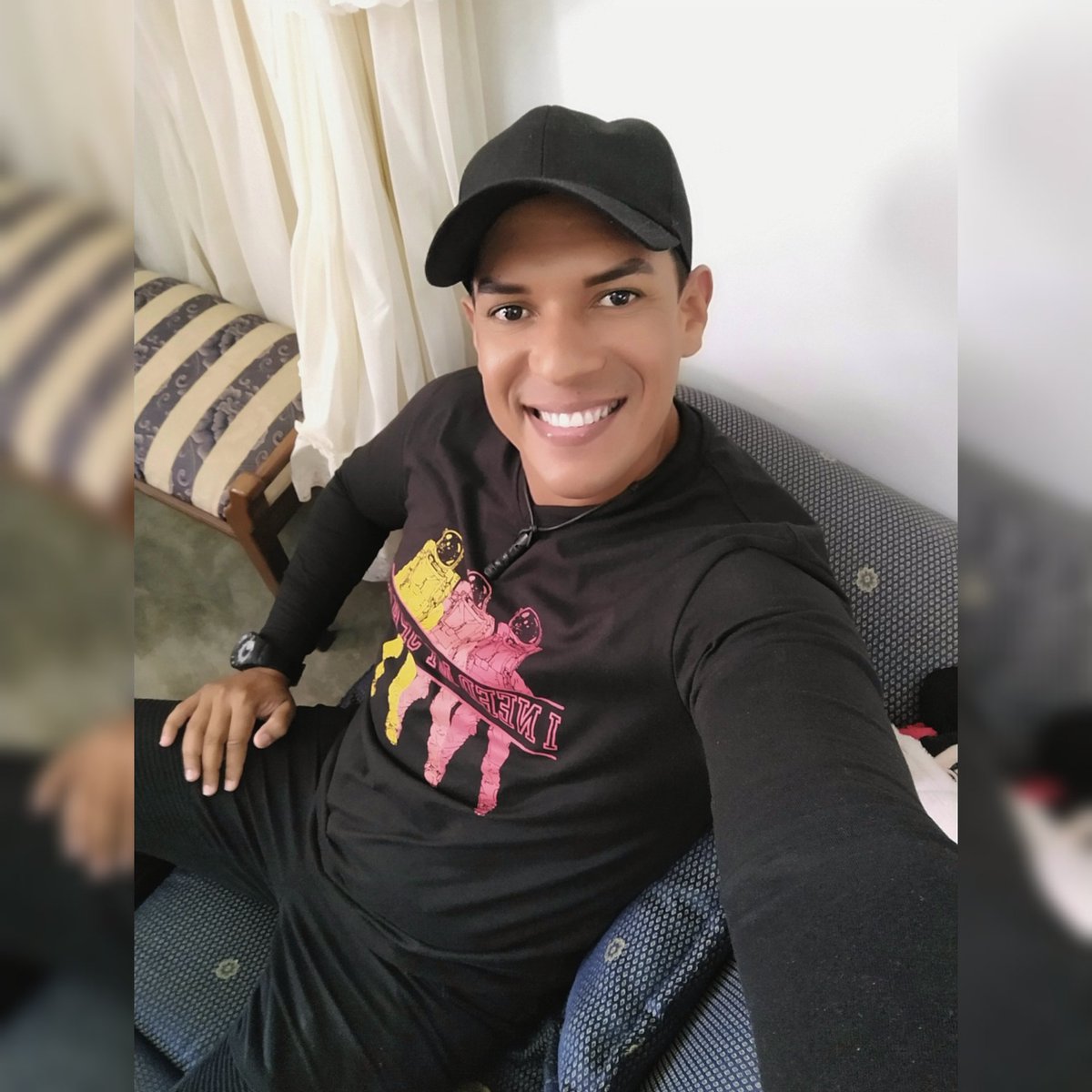 angelsmartinezm's tweet photo. #NuevaFotoDePerfil https://t.co/QGH2oCwiLy