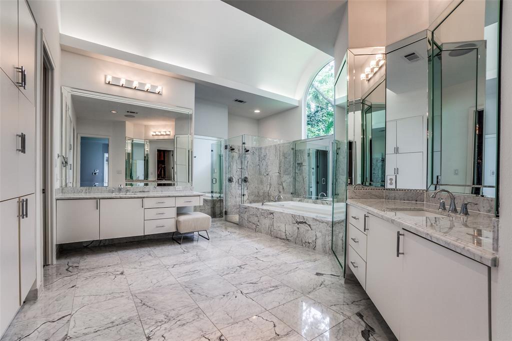 foundersre's tweet photo. What $2 million dollars looks like in Dallas County 
5 beds | 5.5 baths | 6394 Sq. Ft. 
Look at this beauty in North Dallas. Does this clean, white aesthetic stack up to $2,000,000? https://t.co/GHO7e9ZsX0