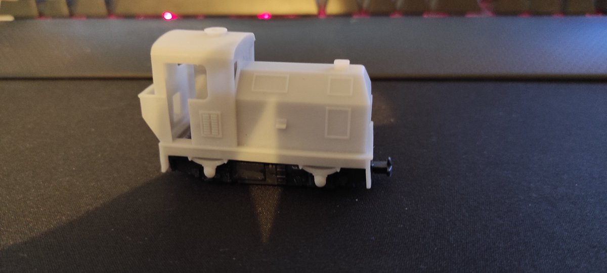 Alex_4239's tweet photo. Most recent arrival for the layout. A 009 Narrow Gauge Sentinel kit to fit on the Kato 11-109 Chassis. 

#narrowgauge #OO9 #modelrailway https://t.co/cxeFGKgroR