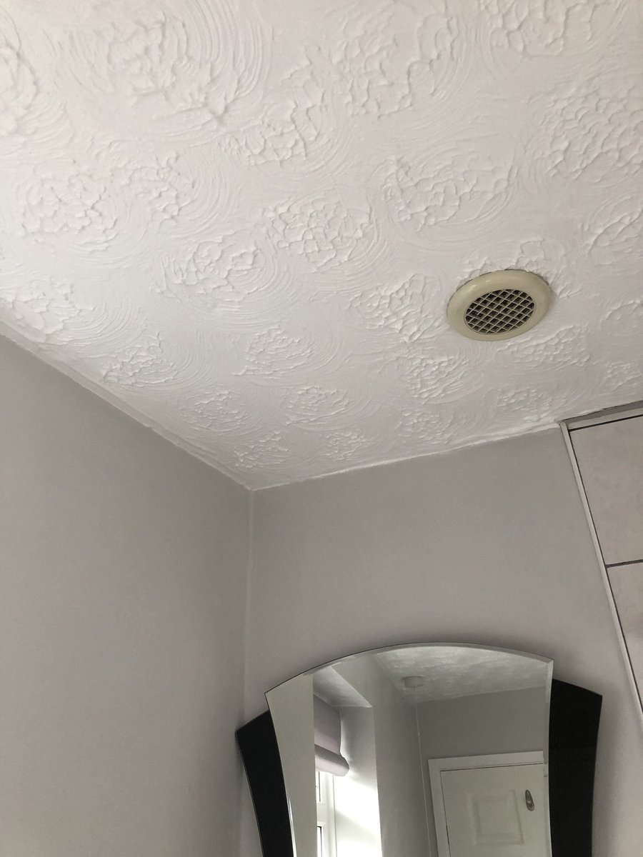 Bathroom in Layland ancient cloud durable eggshell lots of mould and cleaning required on this one. Bin stain sealer also used.