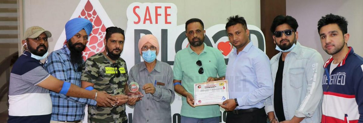 RamanRescueteam's tweet photo. Punjabi sath kuwait n Surjit paji (PSF) n sare verra de sehnzog nal Amir #SheikhSabah Al-Ahmad Al-Jaber Al-Sabah di yaad wich 13/11/2020 #kuwaitcentralbloodbank ch blood camp lgayea gya jide wich 200+units donate kiteya gya. @indembkwt @AmbSibiGeorge @KwBloodBank
@BloodDonorsIn https://t.co/uDdc8meGn5