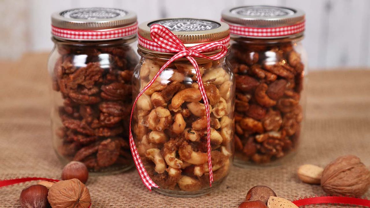 NavyPierNuts's tweet photo. Here is a holiday gift idea....💡put our nuts in mason jars and decorate with a bow to give out as gifts for the holidays! https://t.co/IUHG4nAplX. Buy 4 pounds and get a 1/2 pound free of our most popular combo bag!💥"WELCOME10" to receive 10% off your first order. https://t.co/9VlukrH1dn