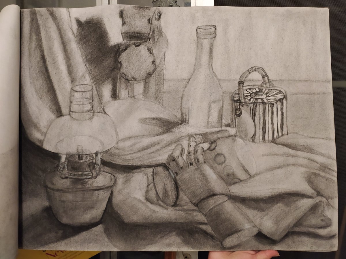 might as well post it here, another project I had to do for my beg. drawing class 😌

#drawing #Illustrations #illustrator #reallifedrawing #art #artistsontwitter #drawings #drawinyourstyle