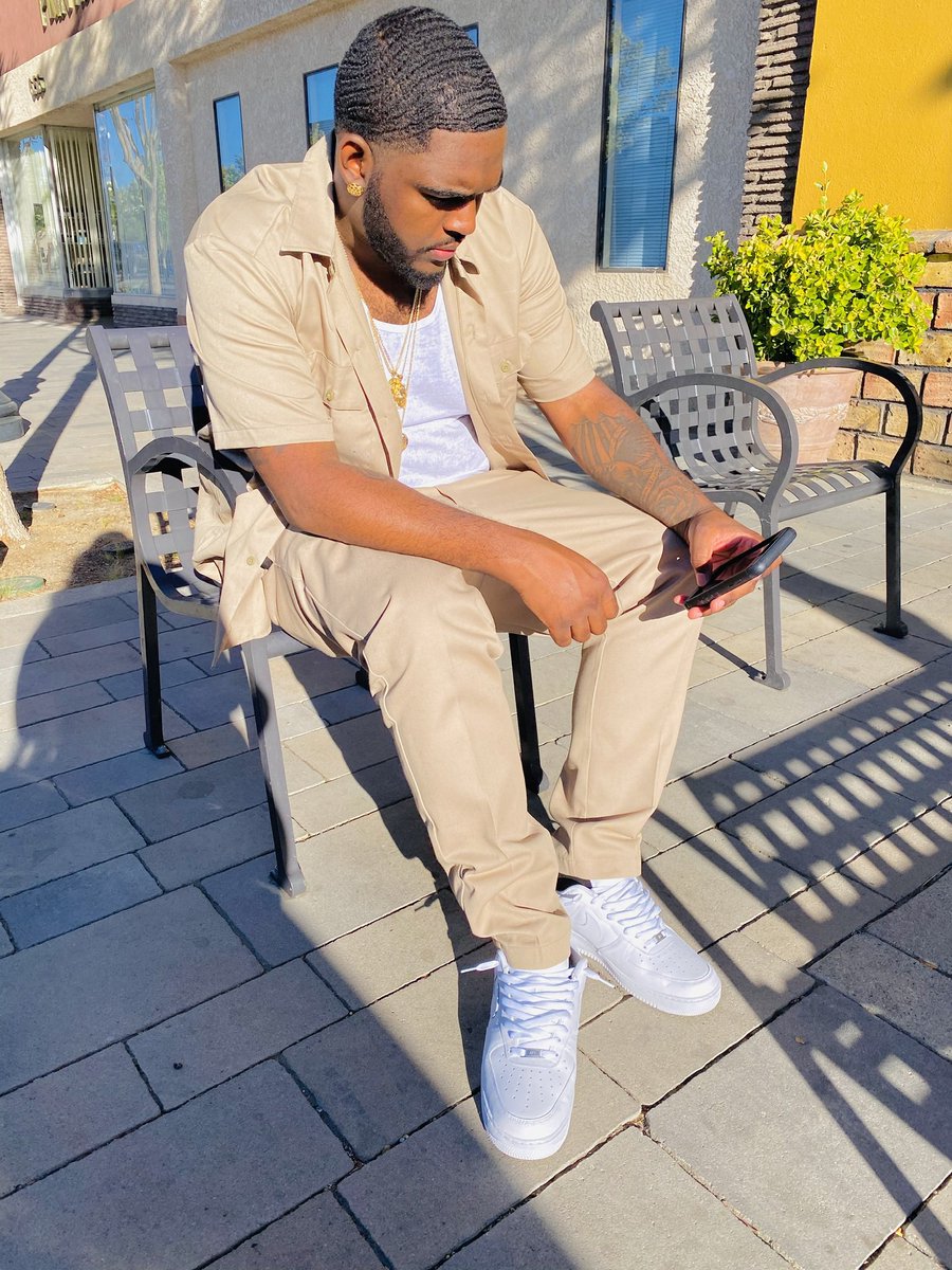 ricothewaver's tweet photo. I really don’t fuck with niggas and niggas don’t fuck with me but they ain’t gone say it 🦅 https://t.co/KgwlrScxA1