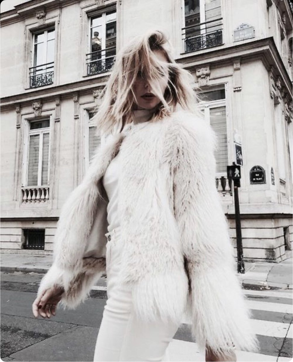 RezortC's tweet photo. “Glamour is something more than what you put on your body. It has to do with the way you carry yourself & the impact you have on others.” #TFquotes https://t.co/VPj4DSmKUf
