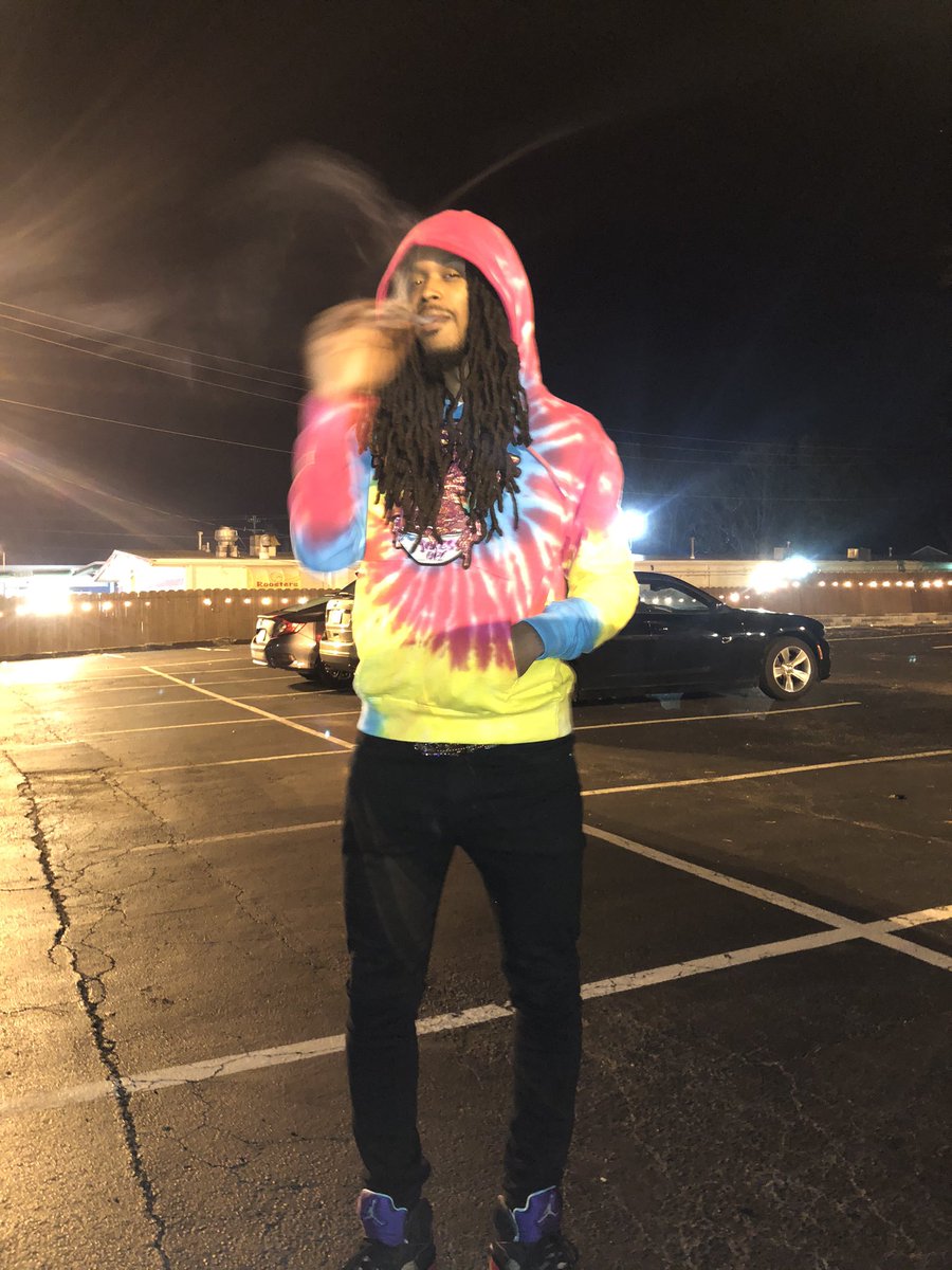 Liqgrandson's tweet photo. Exotic smoke ☄️ https://t.co/8QoSy6nN3F