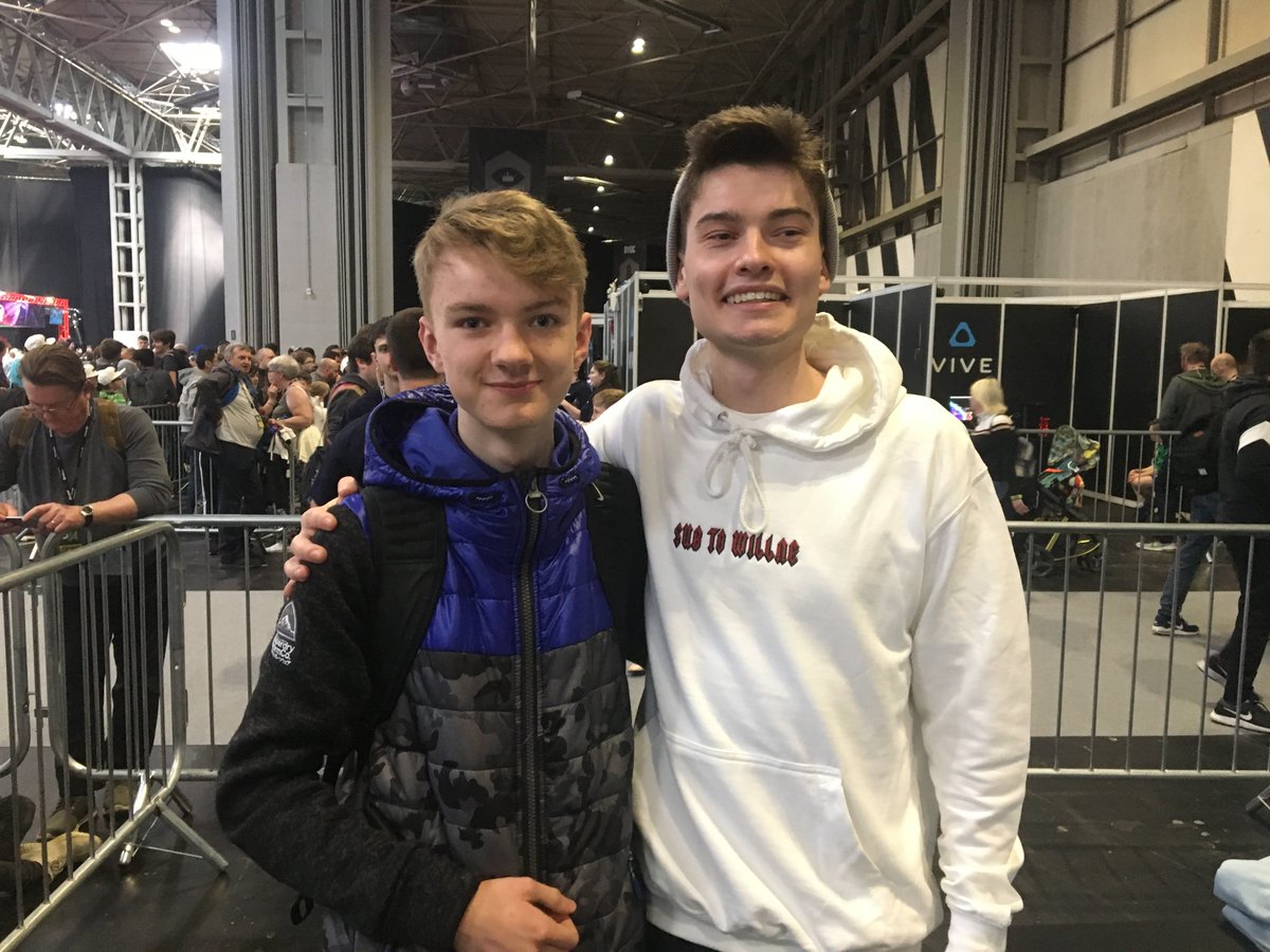 TommyInnit tweet media