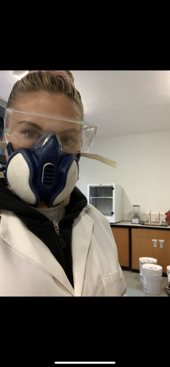 GeologyLeics's tweet photo. Molly Agg MGeol @uniofleicester. My project is starting great! Back in the lab after sample prep involving homogenising and grain size analysis. Today’s task – grinding samples to fine powder in order to make pellets for portable XRF analysis. #geology #womeninSTEM @girlsingeosci https://t.co/PjkGWzDzCj