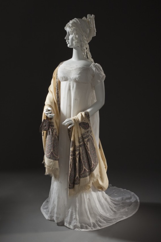 This simpler fashion was seen as reflecting the more democratic ideals associated with the French and even American revolutions.