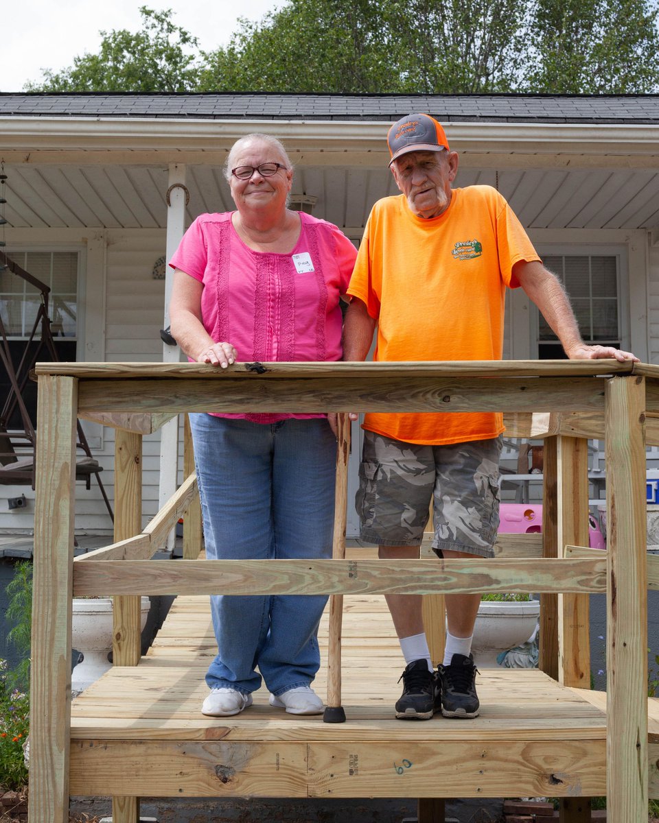 KnoxLeadership's tweet image. DID YOU KNOW that more than half of Knoxville’s homes are in need of critical and emergency repairs? @OperationBkyd serves homeowners in need by mobilizing volunteers to provide free emergency home repairs, repairing the community, one home at a time. #peopleoverprojects #865life