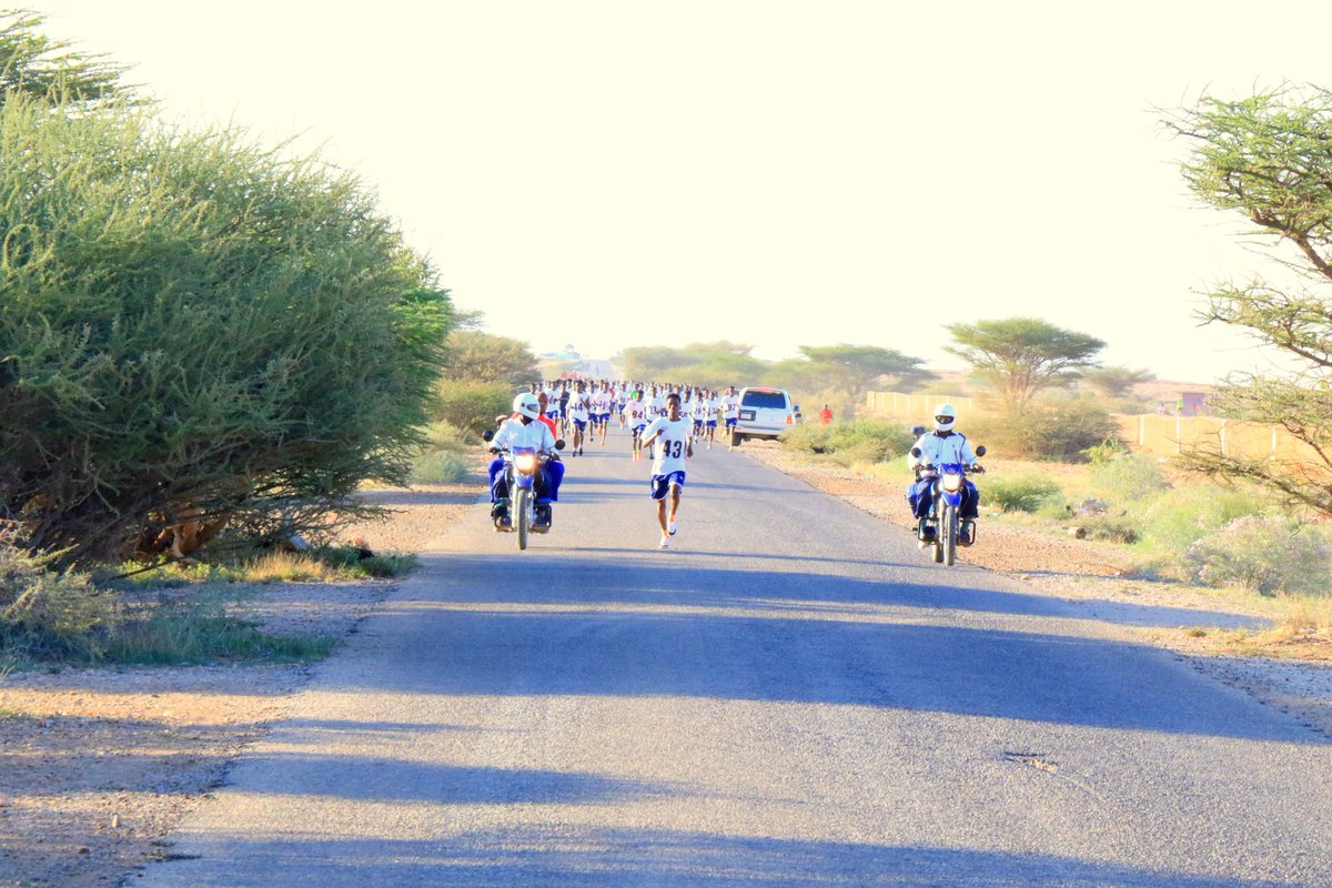 MoLYS_Puntland's tweet photo. MOLYS with the support of @UNFPA_SOMALIA conducted peace marathon race 5KM in Garowe. The aim of this marathon was to promote the peace H.E @ahmedkaraash  Puntand vice president Hon @hodansaid_  MOLYS awarded praise the winners of the race

@UNFPA_SOMALIA  @Plstatehouse 
@SaidAbd https://t.co/UWGw6lOk4t