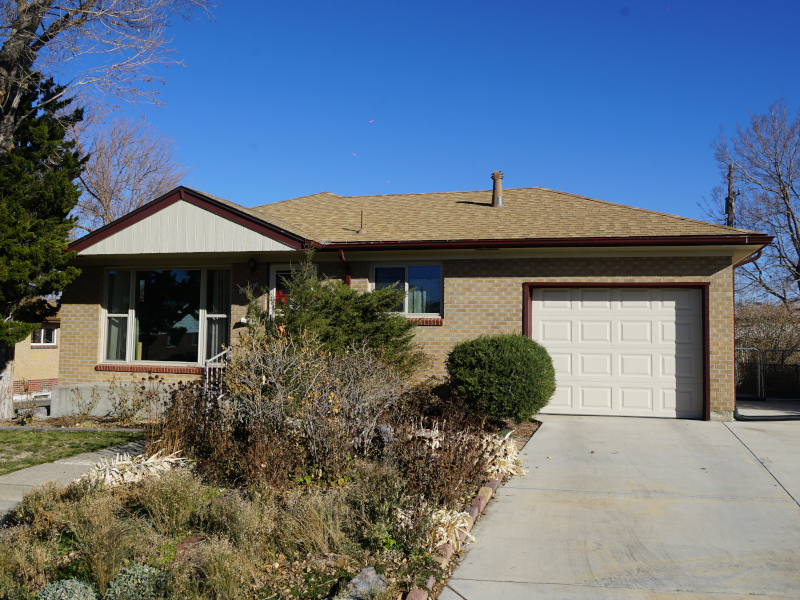 ExcellentPaint3's tweet photo. Re-Painted Trim on Brick House Helped it Sell
#excellentpainters, #painterscolorado, #paintersdenver, #thorntonpainters, #paintingcompany, #trimpaint, #mortgagepainting, #VA, #photos, #beforeandafter, #examples
https://t.co/97aCg6g07L https://t.co/W2nPtNHUZX