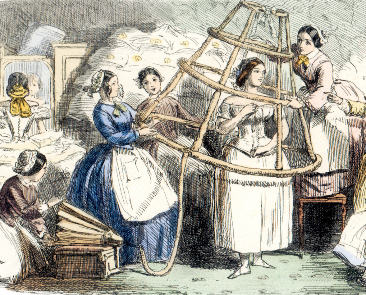 The idea of inflatable hoops was short-lived as they were easily punctured, prone to collapse, and due to the use of brimstone in the manufacture of rubber, they smelled unpleasant.