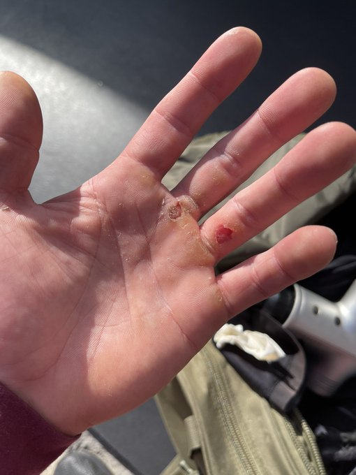 Working hands https://t.co/mCBHXdG0oO