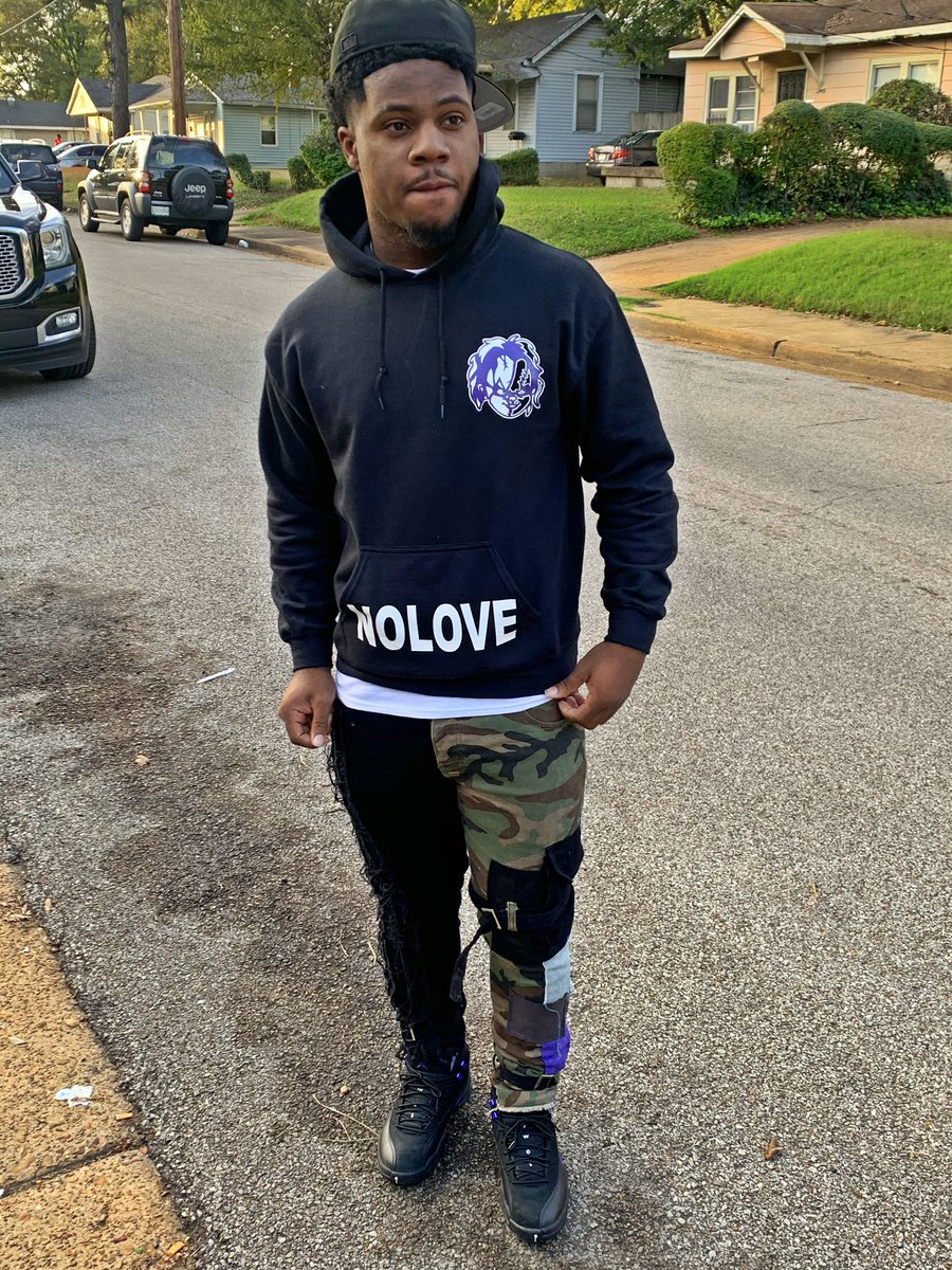 Nolove_4's tweet photo. It cost ZERO DOLLARS to share ❗️💪🏽Help me build my Brand 💰🏃🏾‍♂️ P.S If I get Enough Shares or Likes Imma Gone Drop The Real Fire 🔥 Clothing 💪🏽 #RETWEEET https://t.co/PmuE2qKGOO